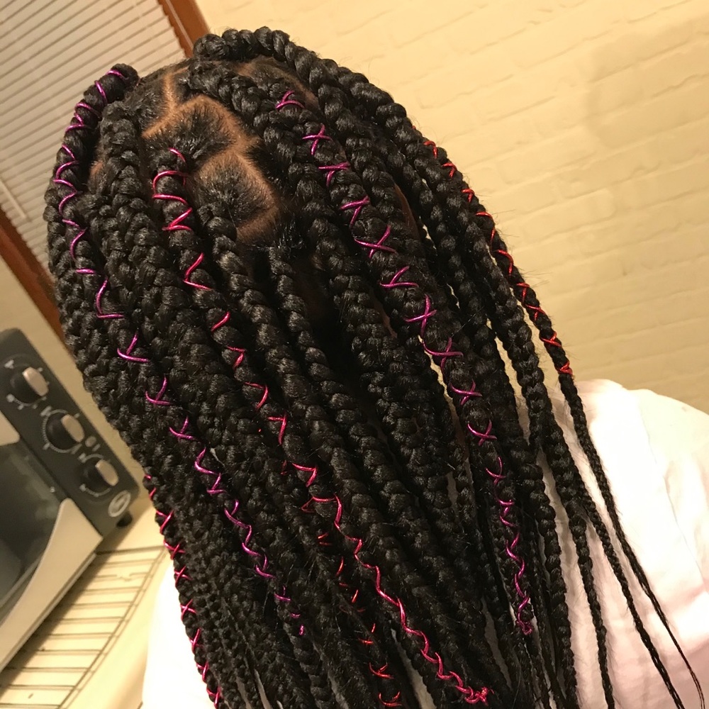 I do Box braids (not for sale)☺️